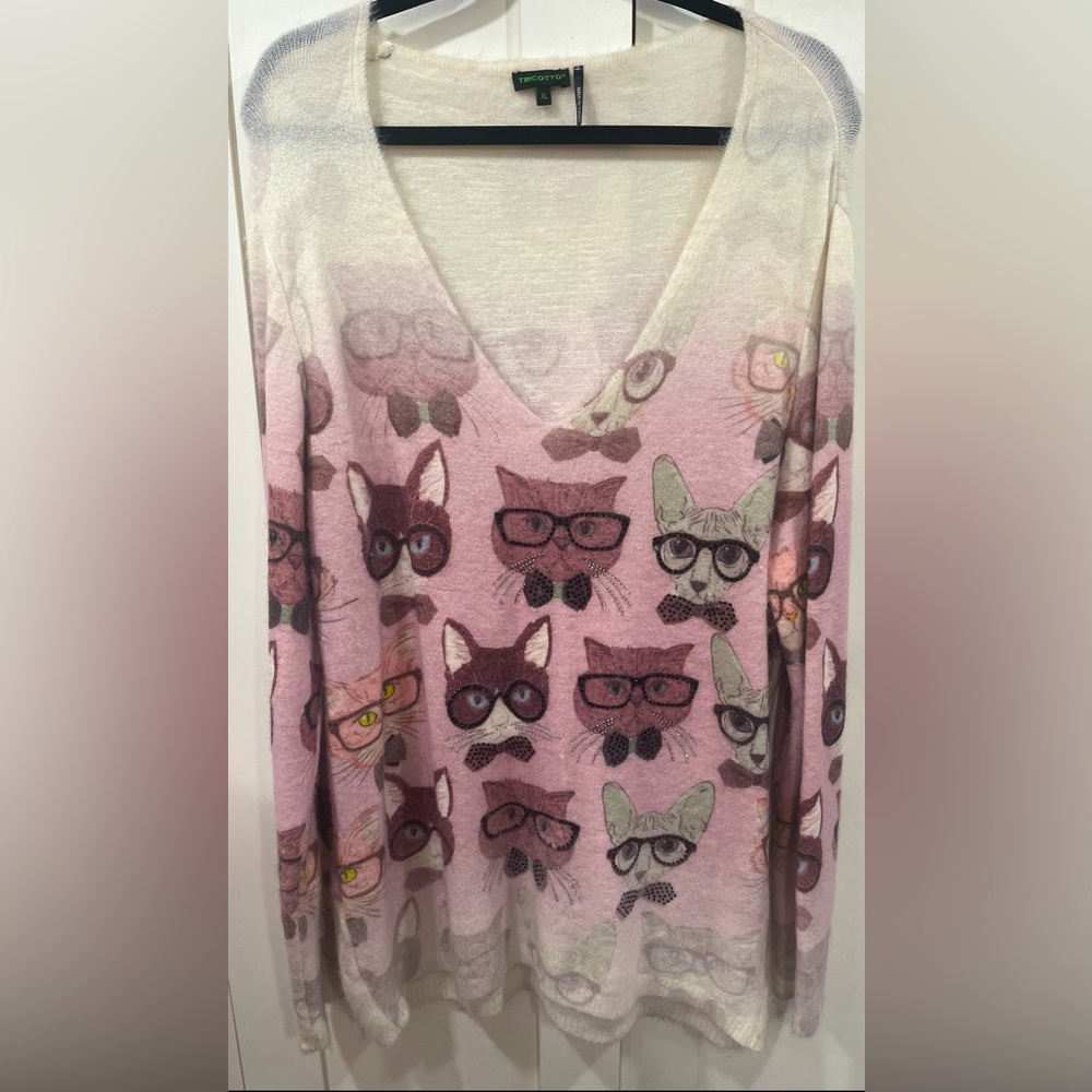 Zara Cat Print V-Neck Sweatshirt - Pink and Gray